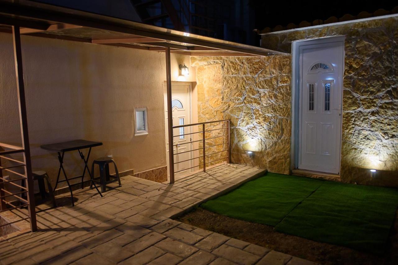 Artemissoula Villa Bagian luar foto