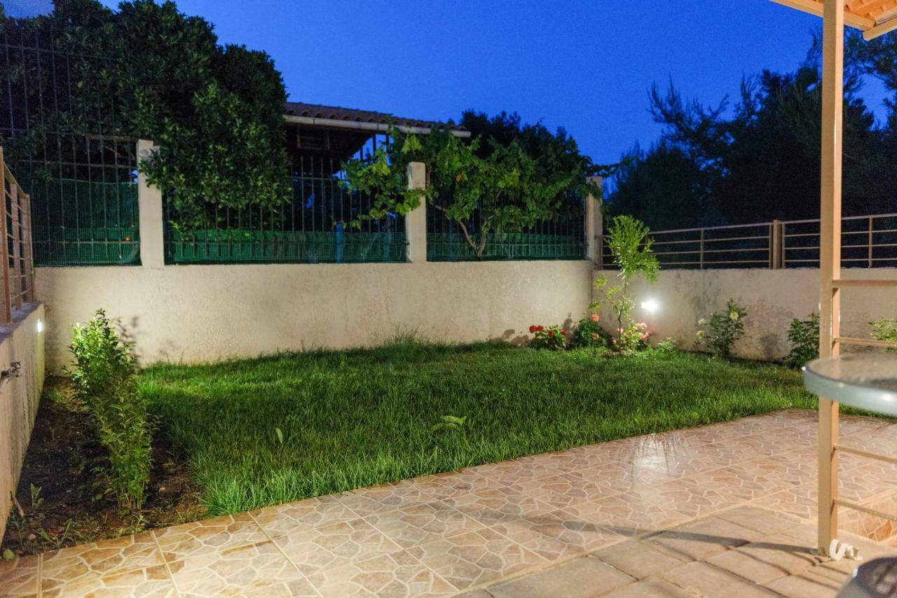 Artemissoula Villa Bagian luar foto